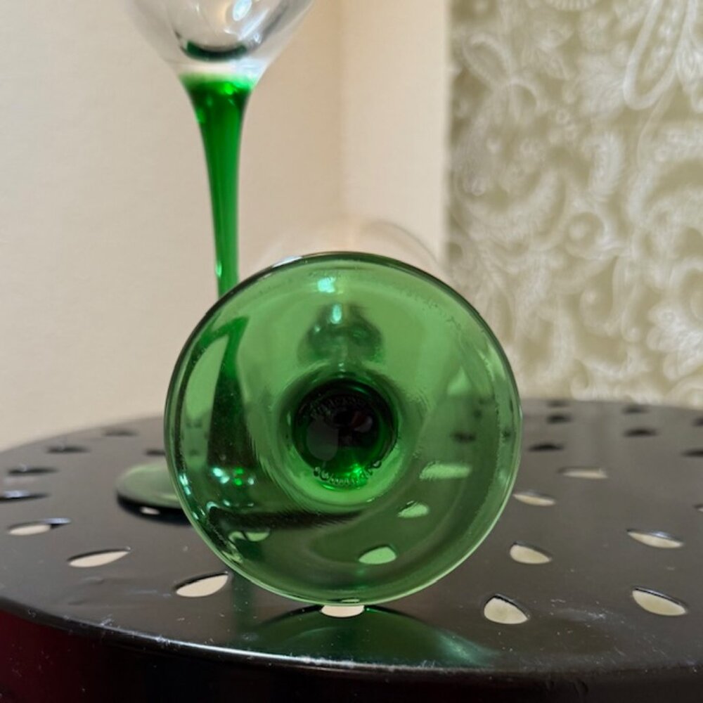 Vintage Luminarc Made in France Green Stemmed Wine Glasses pair 6 oz, pour - Picture 5 of 11